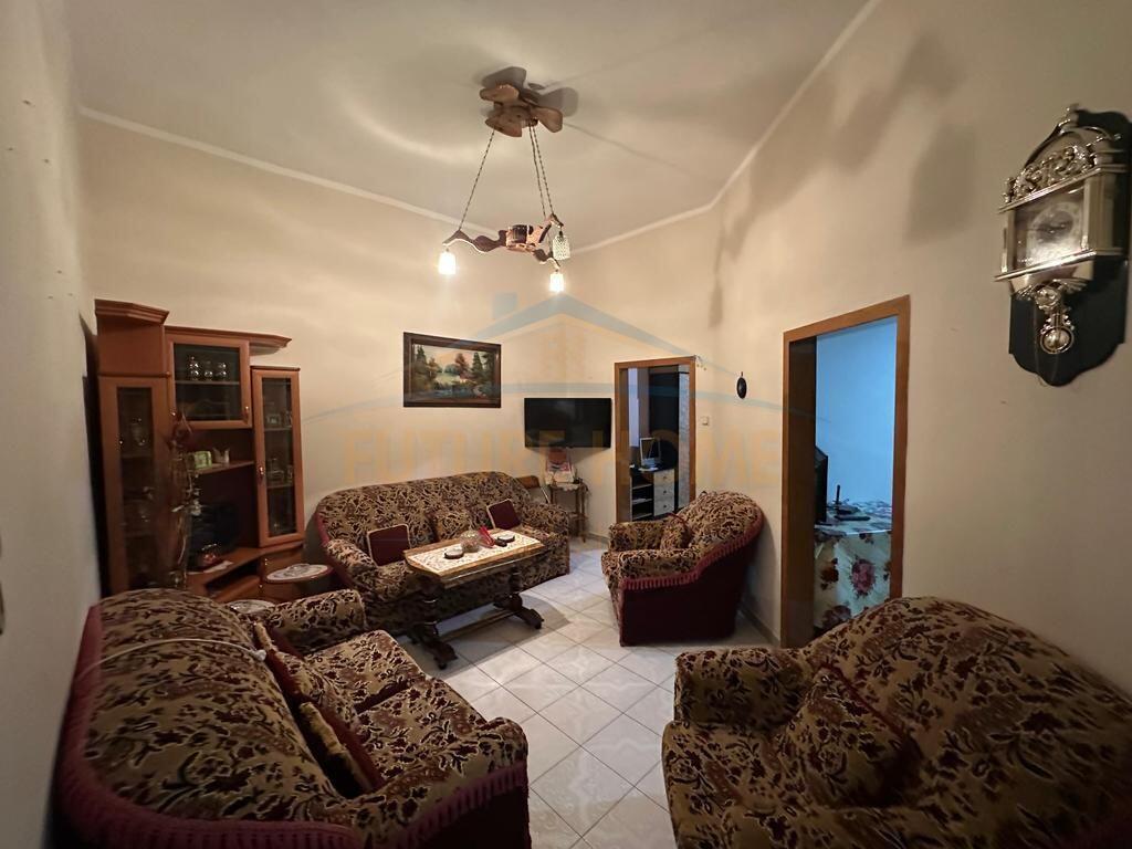 Qera, Apartament 3+1, Shallvaret, Tiranë