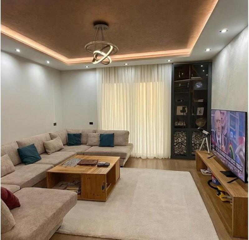 Apartament 2+1 komuna parisit