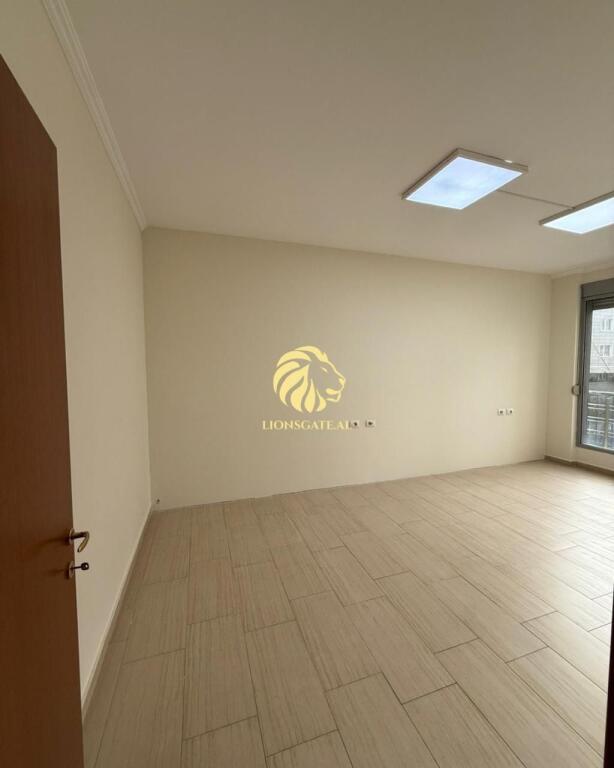 🏢 AMBIENT BIZNESI ME QERA – QENDËR TIRANËS