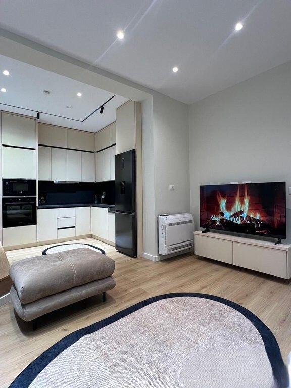 JEPET ME QERA 1+1 PALLATET SHALLVARE! 750 € /Muaj