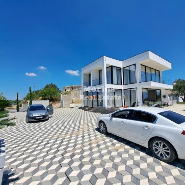 Sale | Villa 5 + 1 | Tirane-Durres Highway | 880000 €
