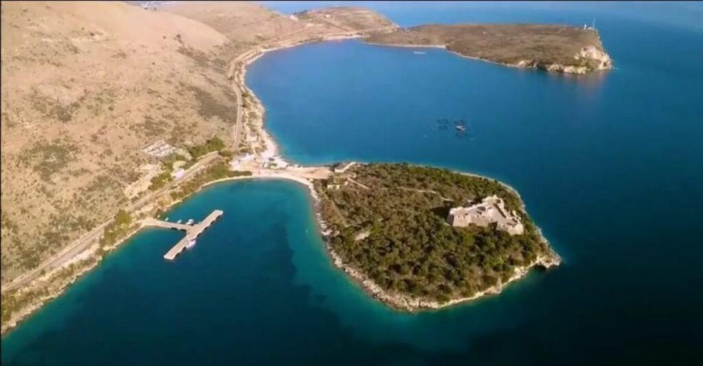 PËR SHITJE – TOKË PREMIUM ME PAMJE TOTALE NGA DETI NË PORTO PALERMO, SHQIPËRI