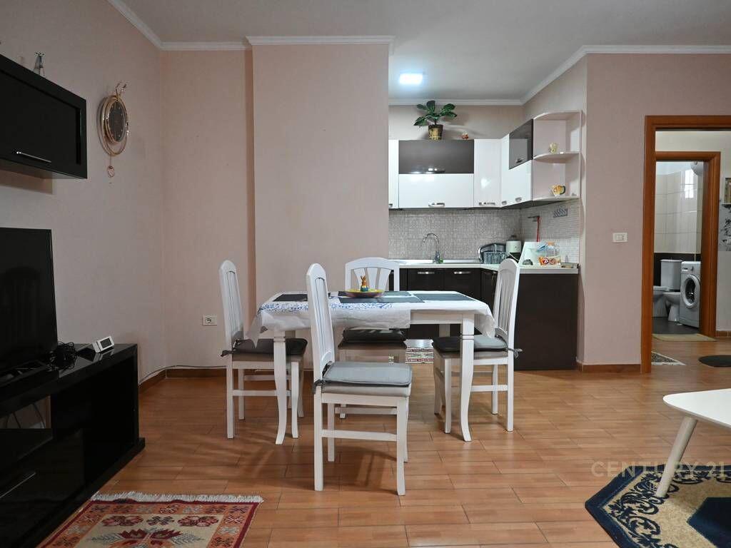 Appartamento 2+1 in Affitto in Via Dibrës 680 € /Mese Sup. Totale 105m2