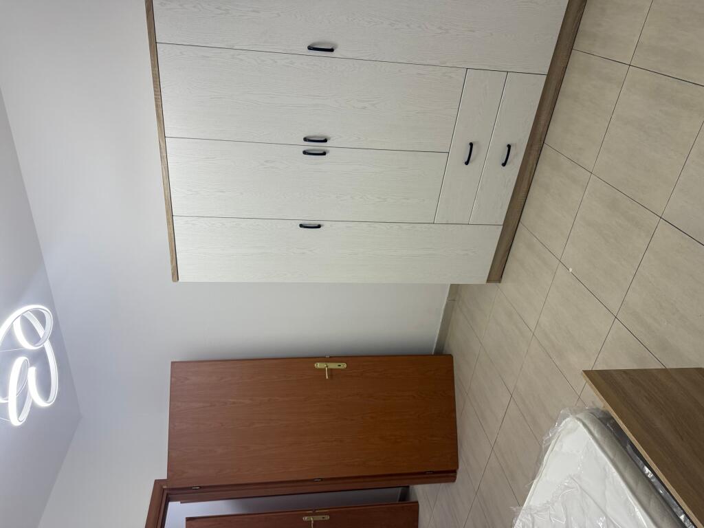 Jepet me qira apartame 2+1 pranë Fondi Besa në Astir!