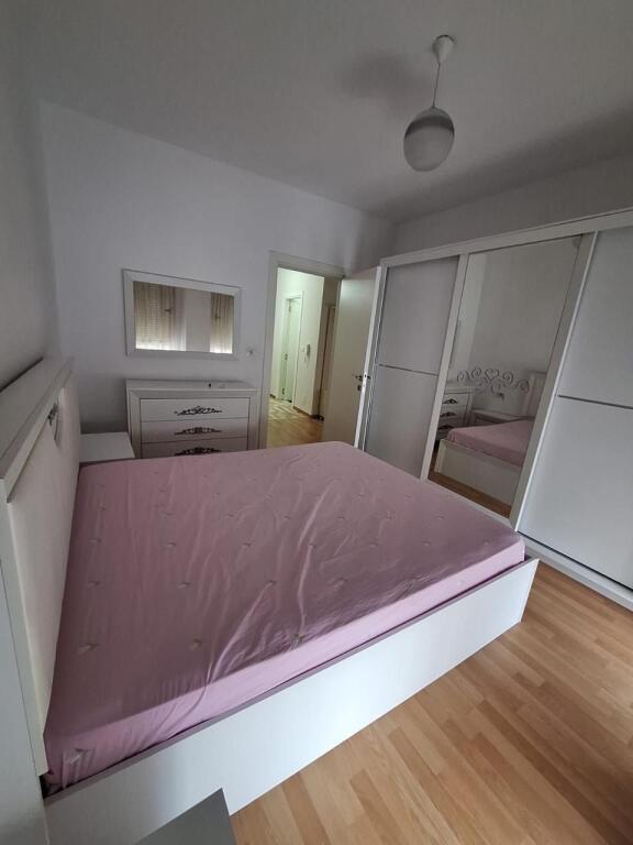 Shitet apartament 2+1 në Don Bosko!