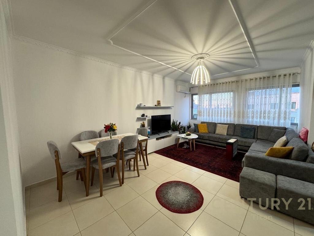 Shitet apartament 2+1+2, ne Fresk! 137,000 € Sip. Totale  109m2