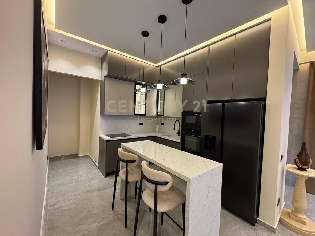 Apartament luksoz 3+1+4+2 Poste parkimi per qira ne Rezidencen Secret Garden