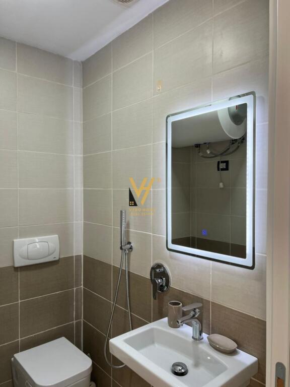 JEPET ZYRE 20 M2 ME QERA TE STACIONI I TRENIT 30.000 LEKE