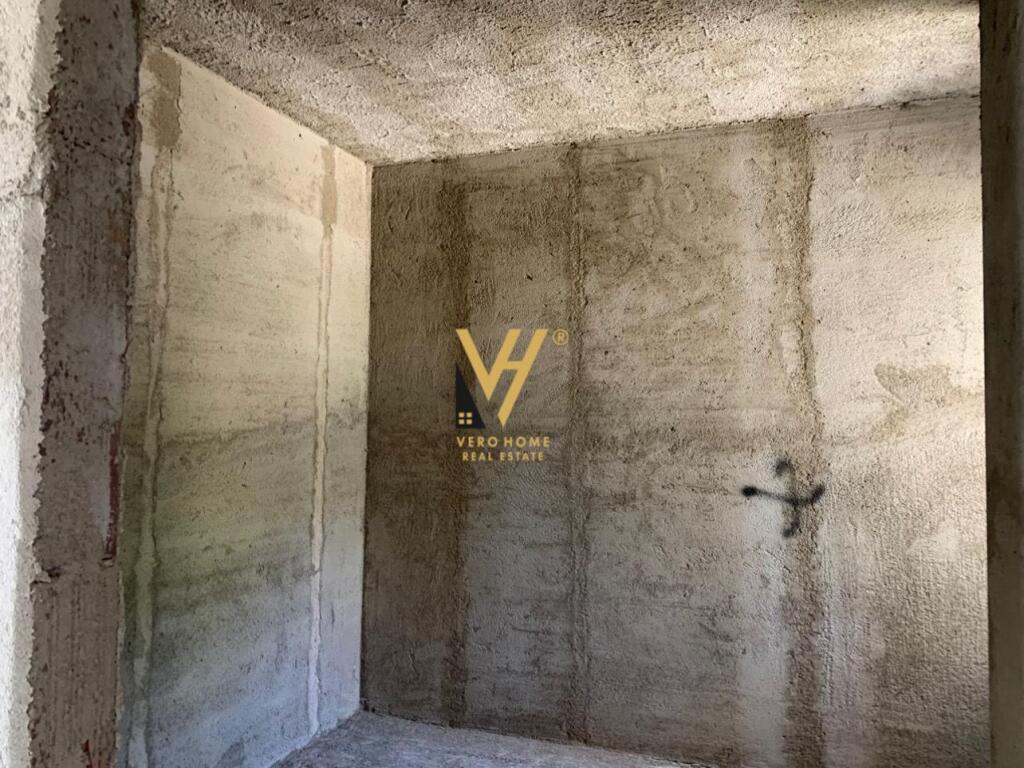 SHITET VILE DY KATESHE NE FUSHE PREZE 500.000 EURO