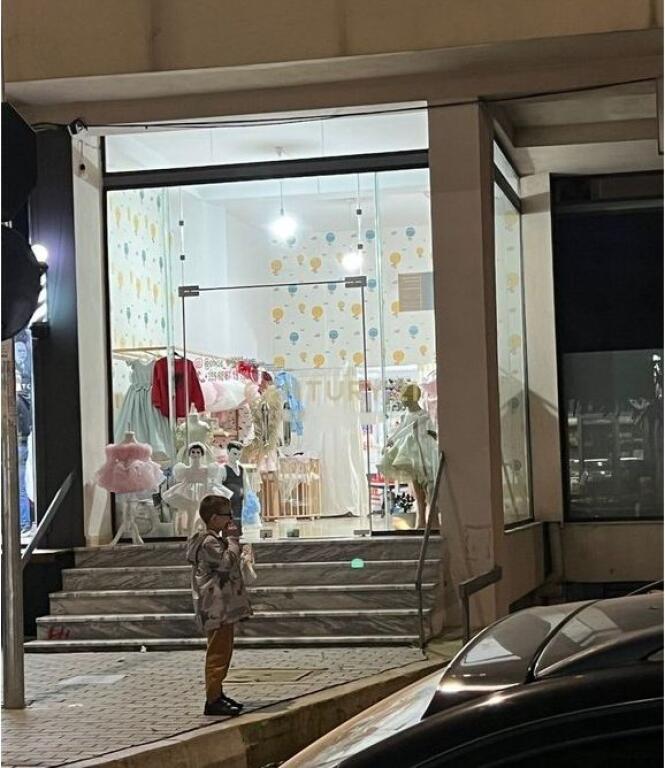 Ofrojme ambient biznesi per Shitje ne Yzberisht