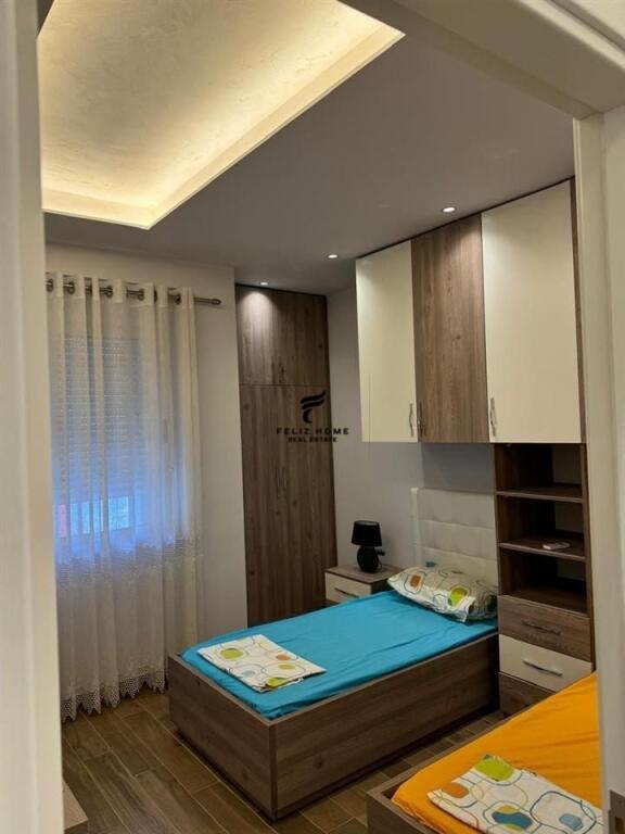 APARTAMENT ME QERA 2+1 RRUGA E KAVAJES 60.000 LEKE