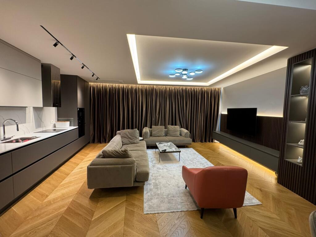 Shitet  Super Apartament  2+1+Garazh  TE LAKE VIEW LIQENI