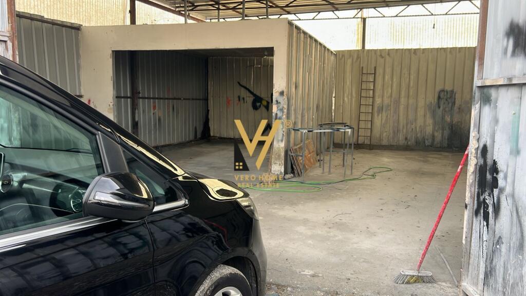 JEPET MAGAZINE 100 M2 ME QERA TE SIRI KODRA 60.000 LEKE