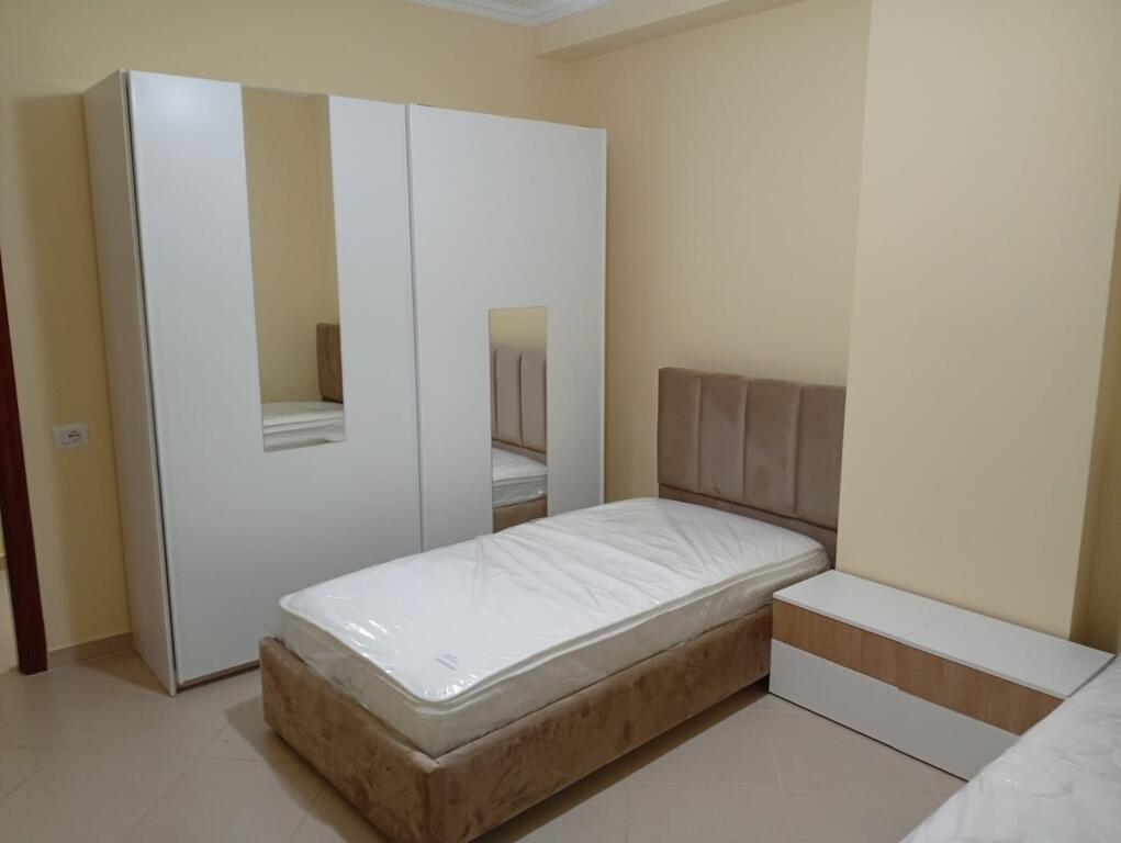 Apartament 2+1+2 me qira – Zona Bar Artisti