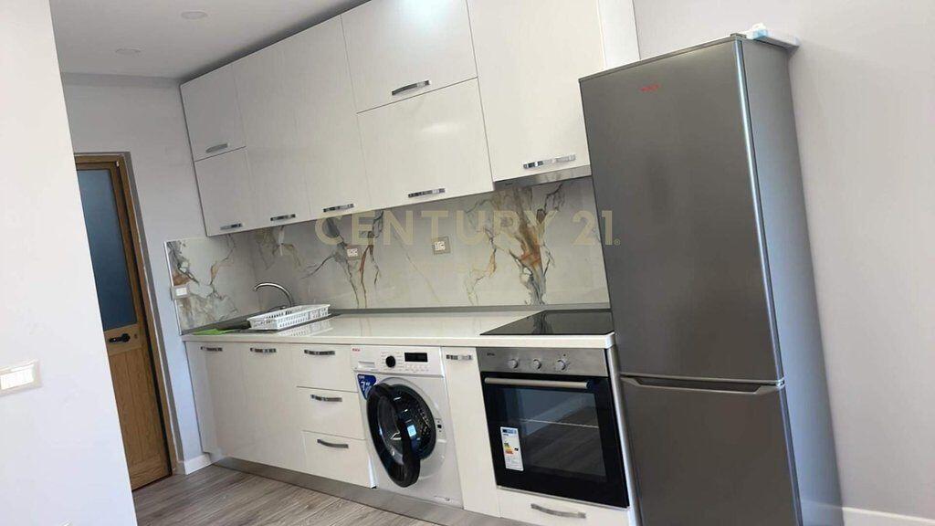 🏡 Shitet Vilë 2-Katëshe e Bashkëngjitur në Golem – 3 Dhoma Gjumi | 2 Tualete | Oborr Privat 🌴