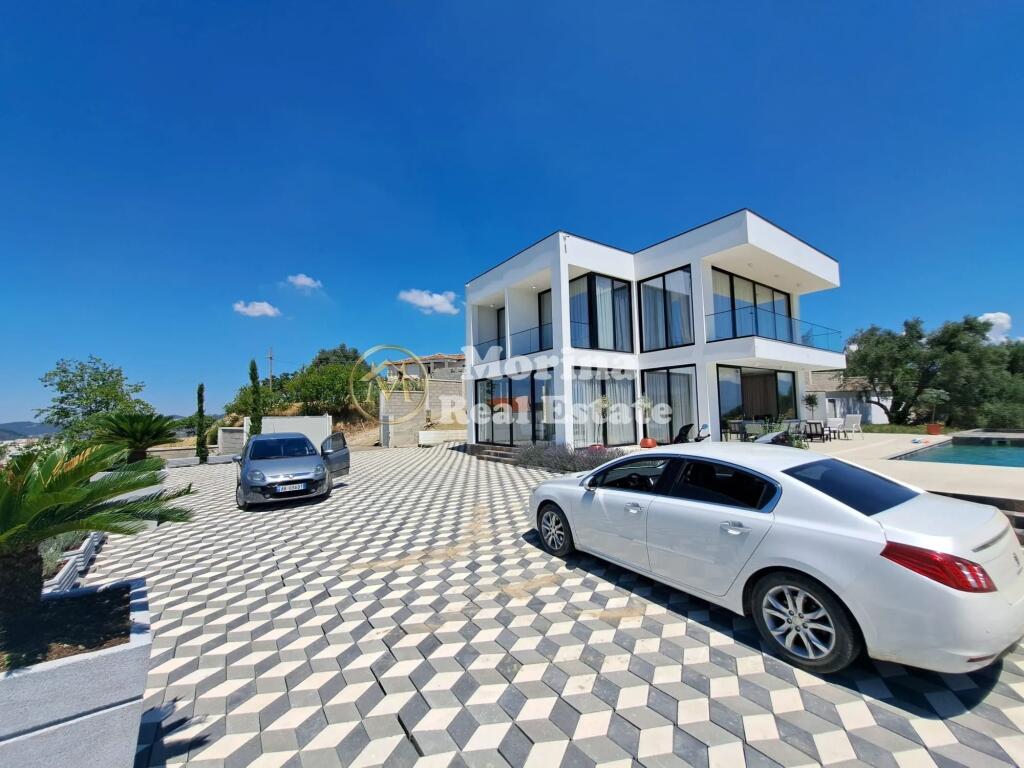 Sale | Villa 5 + 1 | Tirane-Durres Highway | 880000 €