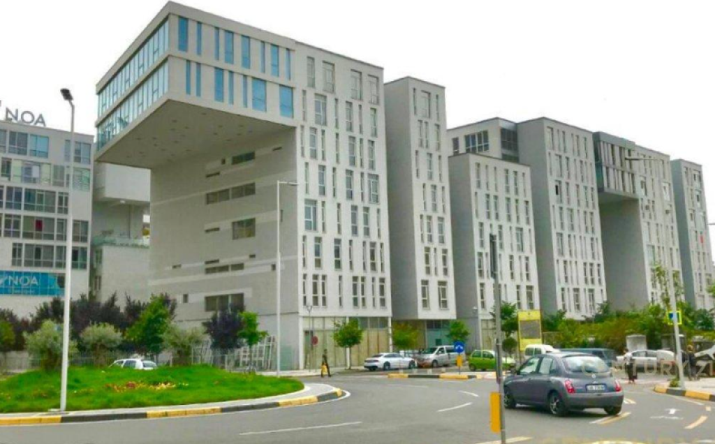 Exclusive service unit – Komuna e Parisit