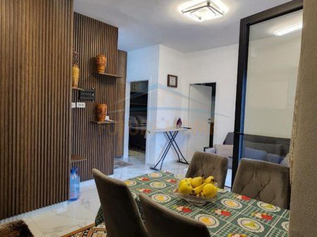 Shitet, Apartament 2+1, Porcelan, Tirane
