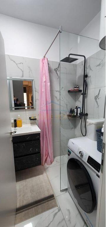 Shitet apartament 2+1 Porcelan Tirane