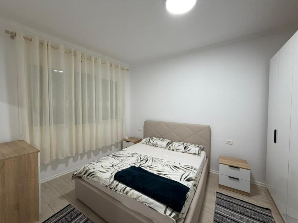 Apartment 2+1 for rent at Green City Rsd in Astir.