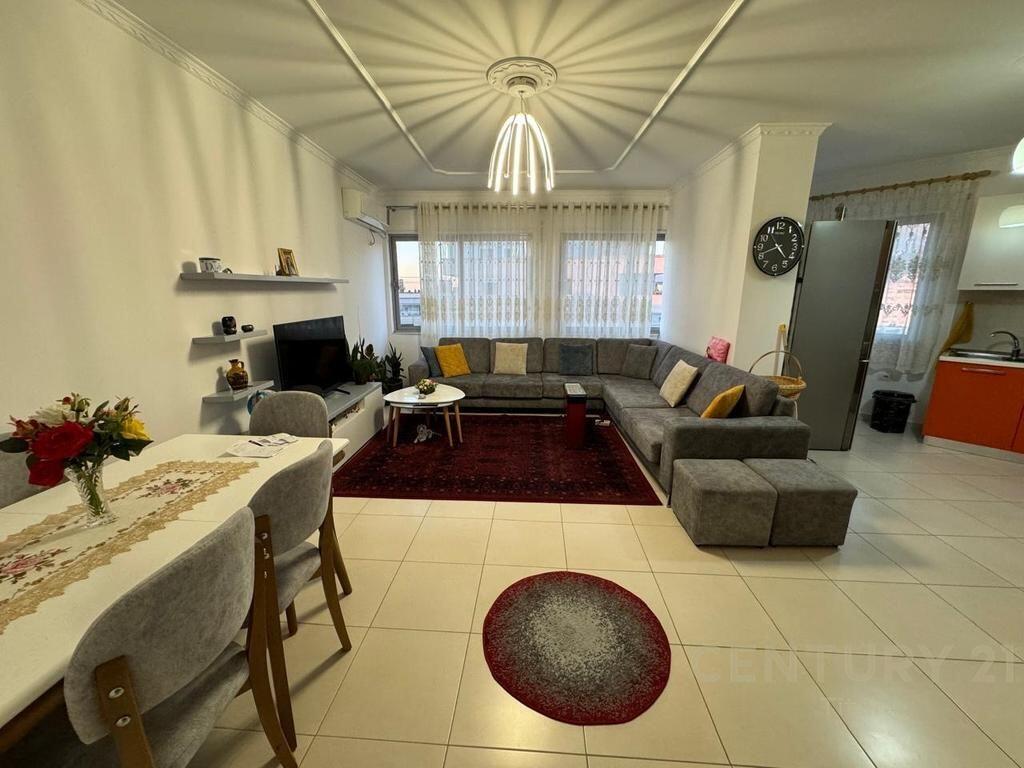 Shitet apartament 2+1+2, ne Fresk! 137,000 € Sip. Totale  109m2