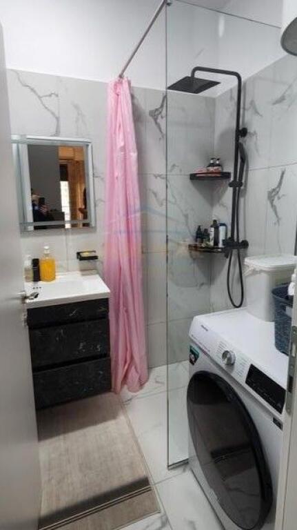 Shitet, Apartament 2+1, Porcelan, Tirana.