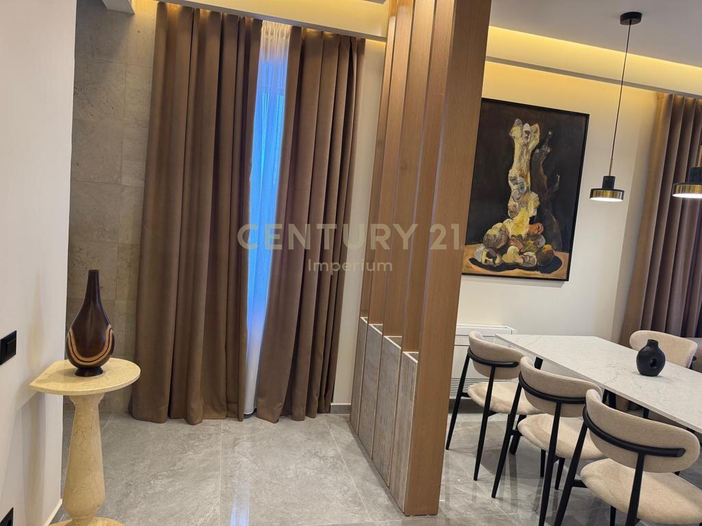 Apartament luksoz 3+1+4+2 Poste parkimi per qira ne Rezidencen Secret Garden