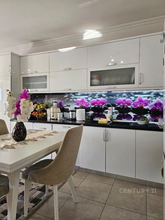 Shitet apartament 2+1 tek Casa Italia! 140,000 € Sip. Totale  85m2