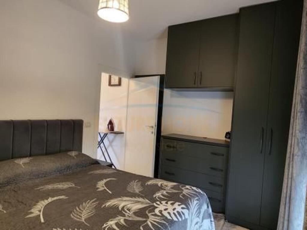 Shitet, Apartament 2+1, Porcelan, Tirane