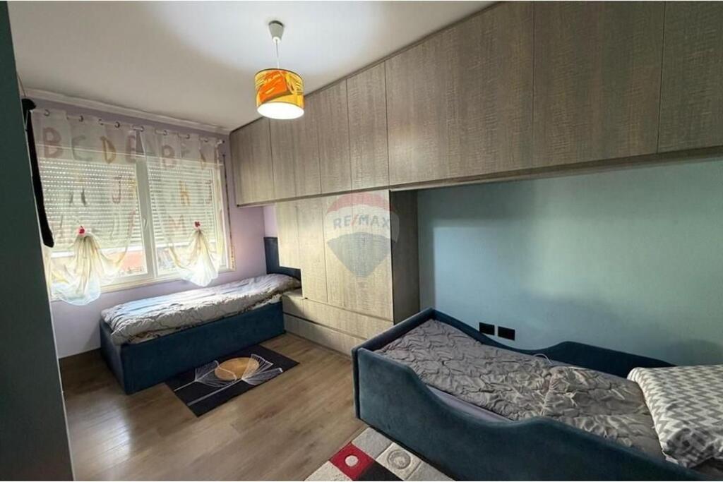 Apartament 2+1 per shitje te kika 2 komuna parisit