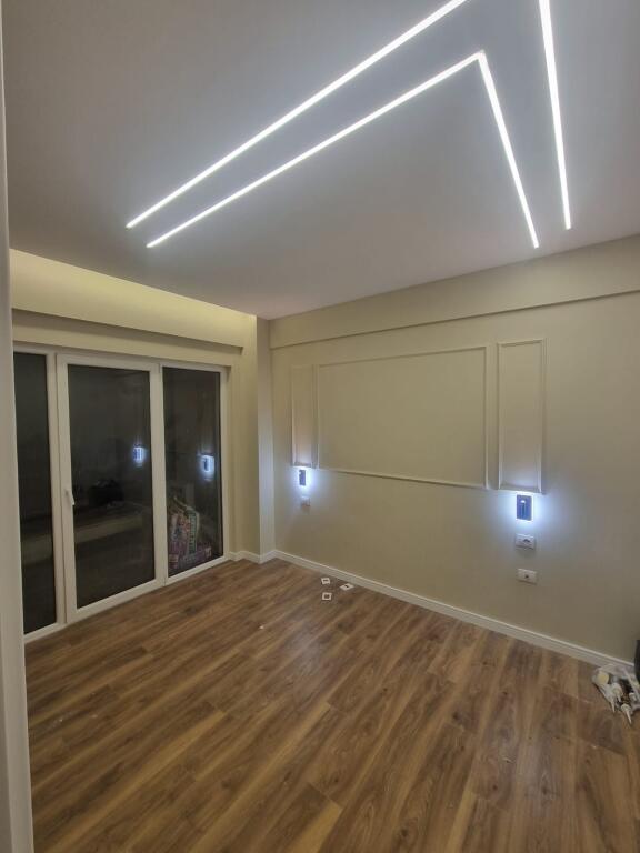 2+1,furnished,at fz construction,dry lake,750 euro