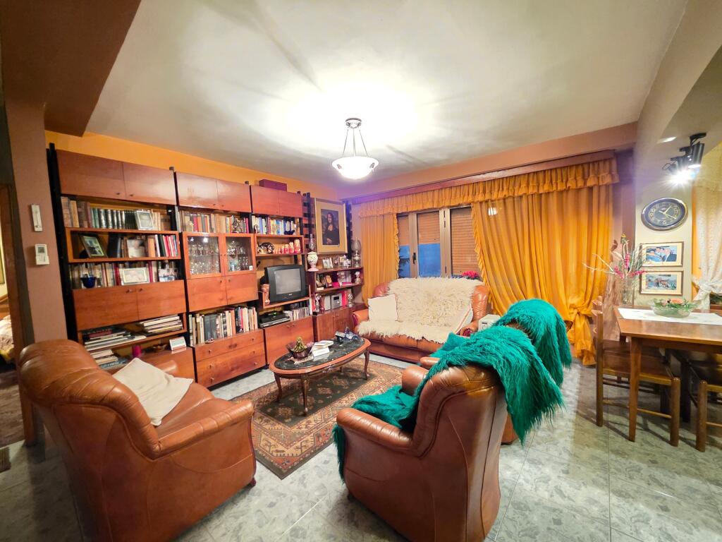 SHITET APARTAMENT 2+1 +STUDIO  NE QENDËR