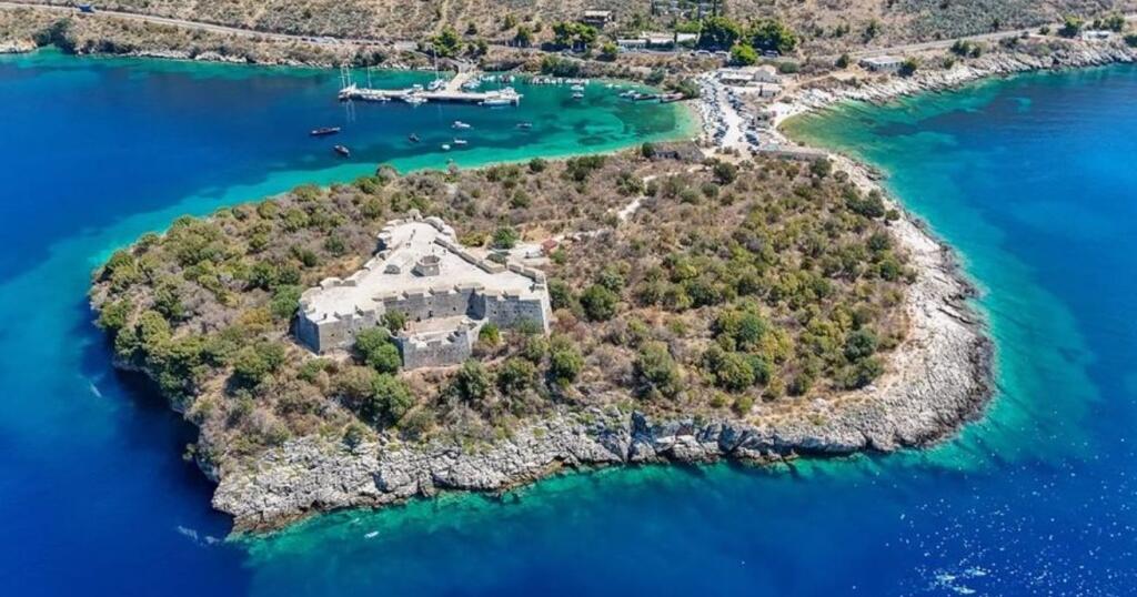 PËR SHITJE – TOKË PREMIUM ME PAMJE TOTALE NGA DETI NË PORTO PALERMO, SHQIPËRI