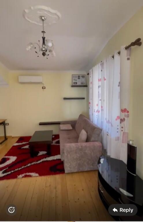 2+1,e mobiluar te vilat amerikane,cmimi 450 euro