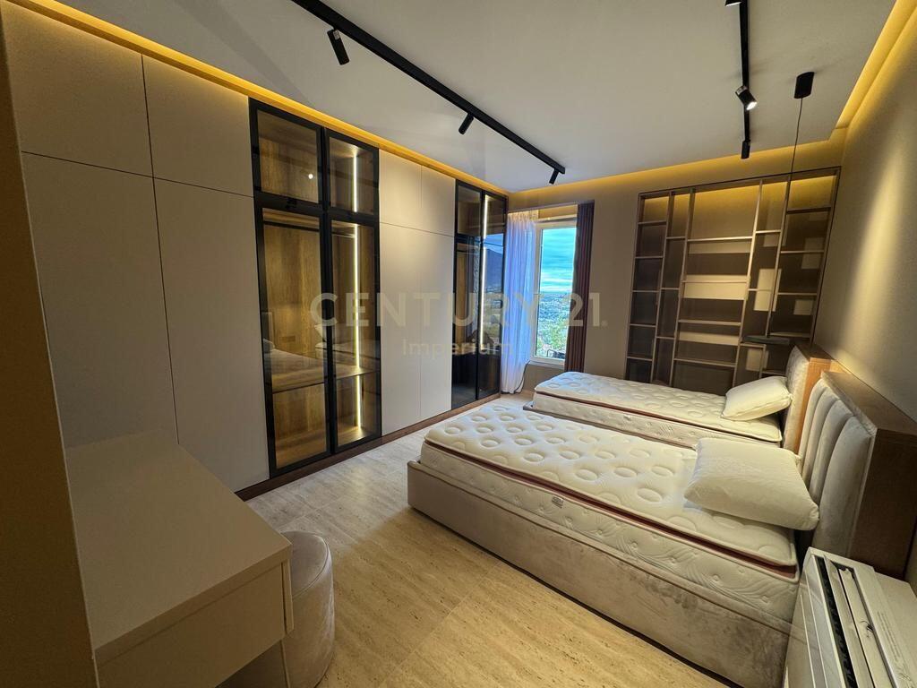 Apartament luksoz 3+1+4+2 Poste parkimi per qira ne Rezidencen Secret Garden