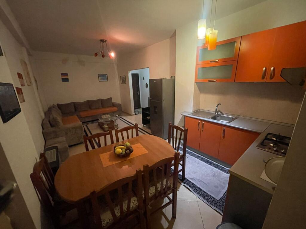 Nela 5 Astir 380 euro ne muaj Apartament me qira  