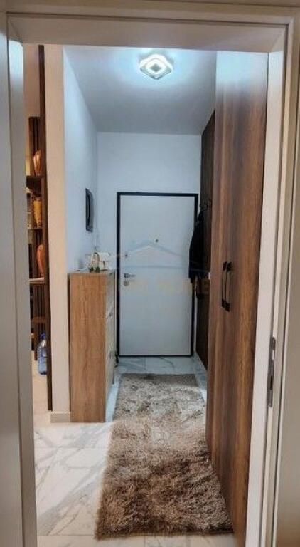 Shitet, Apartament 2+1, Porcelan, Tirana.