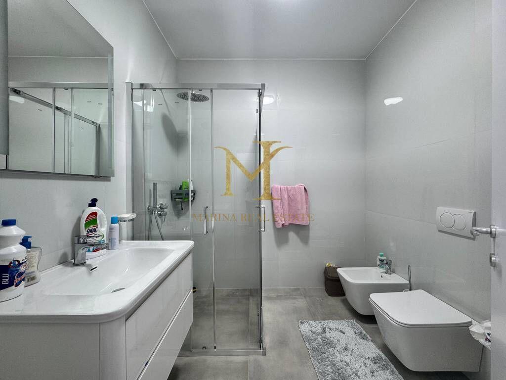 Jepet me qera apartament 2+1+depo ne Plazh Hekurudha, Durres!