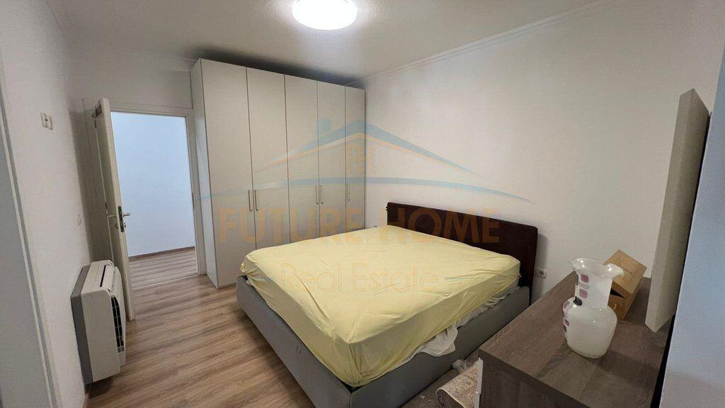 Locale, Nuovo Mercato, Tirana