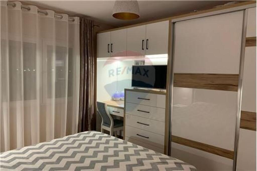 Apartament - Për Qira - Bulevardi Zogu I, Tiranë