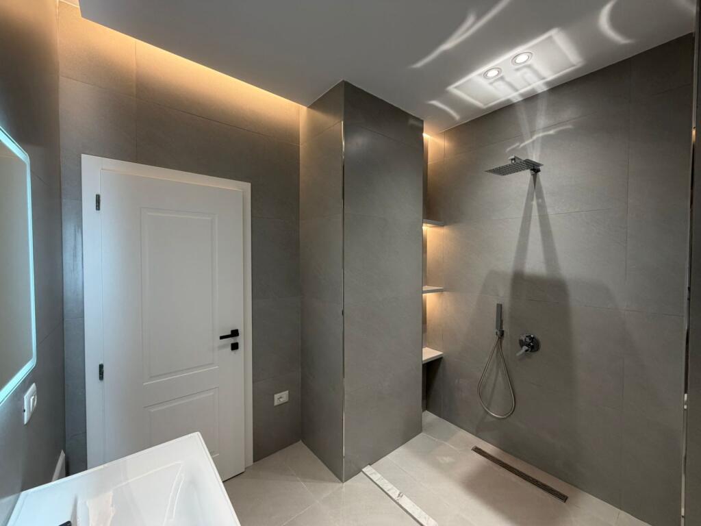 Office space for rent at Villa L in Astir.