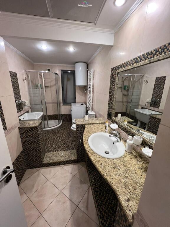 Apartament Per Shitje 1+1+ Garsioniere Ne Qender (ID B120761) Tirane