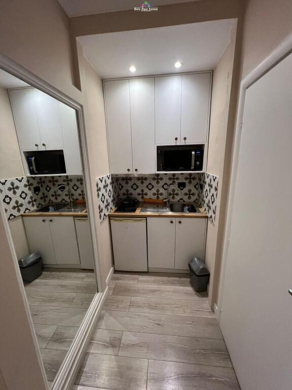 Apartament Per Shitje 1+1+ Garsioniere Ne Qender (ID B120761) Tirane