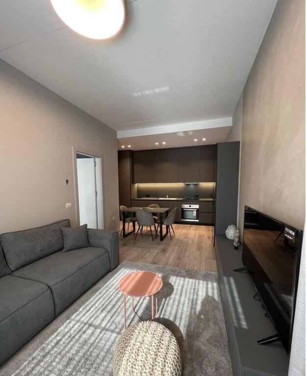 AFFITTASI APPARTAMENTO 1+1 – PRESSO TIRANA GARDEN BUILDING!