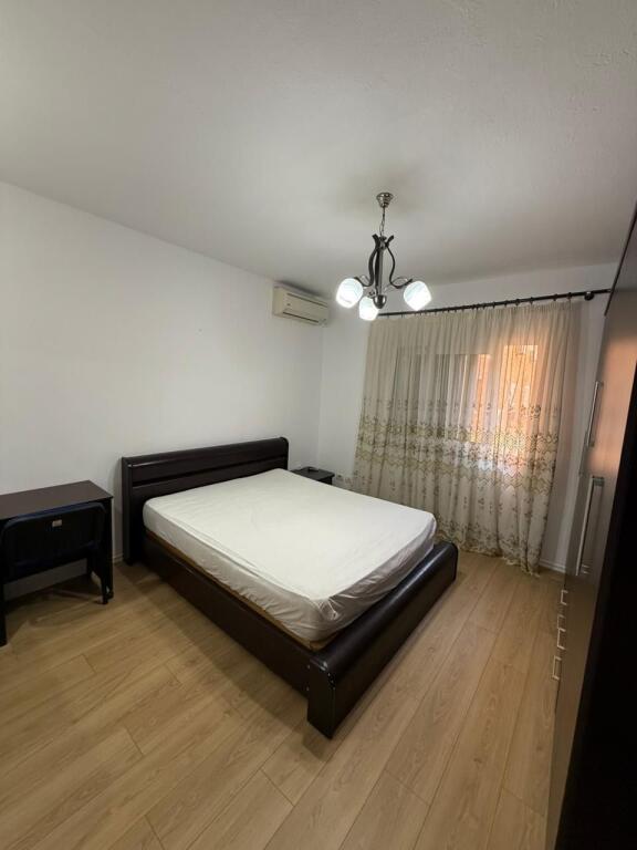 2+1,ne bllok te shkolla11 janari,cmimi 750 euro