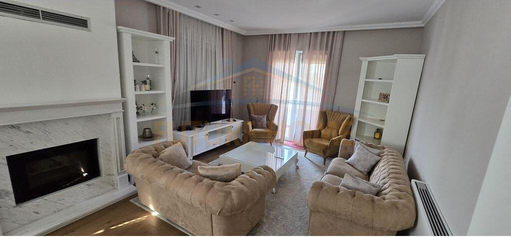 Affitto, Appartamento 2+1+2+Posto Auto, Giardino Botanico, Tirana