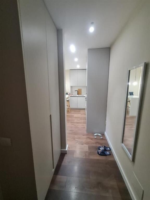 Jepet me qera apartamenti i sapomobiluar 1+1 , Rruga Thoma Koxhaj , Yzberisht , Cmimi: 500 mije leke