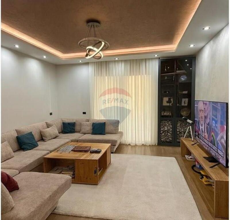 Apartament 2+1 per shitje te kika 2 komuna parisit