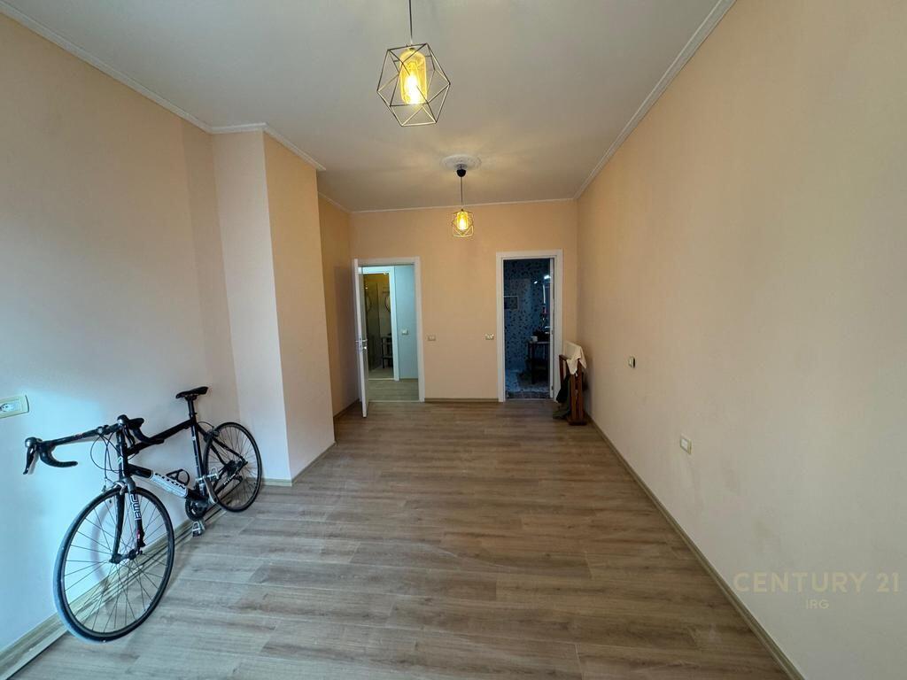 LOCALE PER UFFICI IN AFFITTO PRESSO IL LAGO ASCIUTTO! 1.500 € /Mese Superficie Totale 110m2