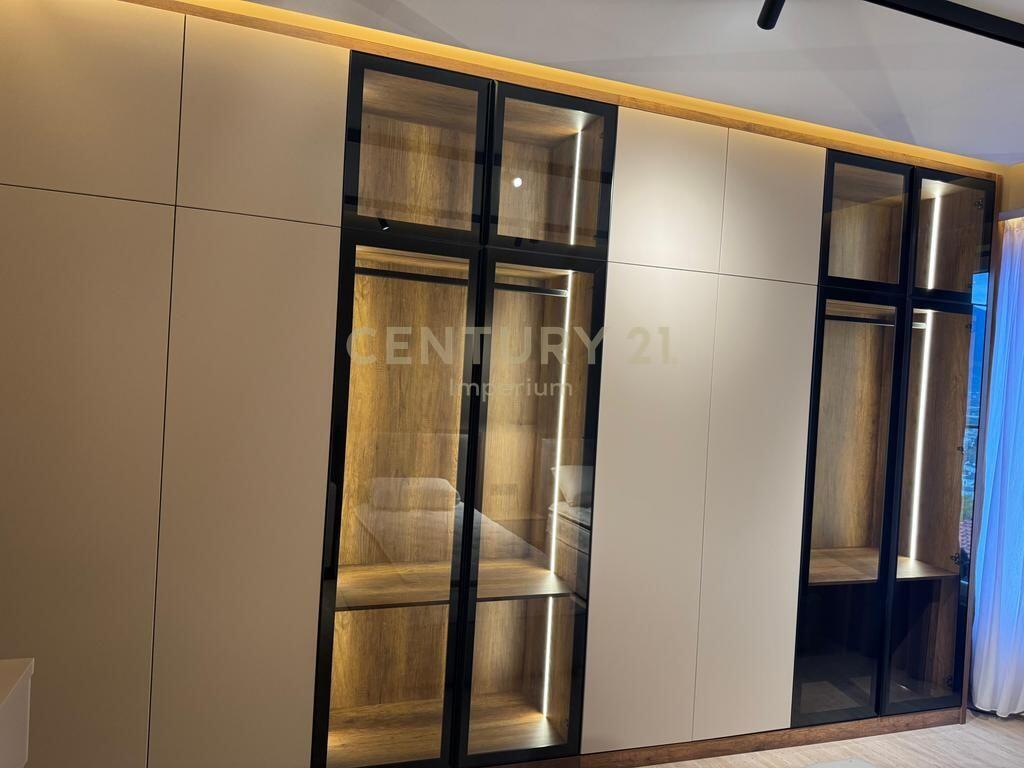 Apartament luksoz 3+1+4+2 Poste parkimi per qira ne Rezidencen Secret Garden